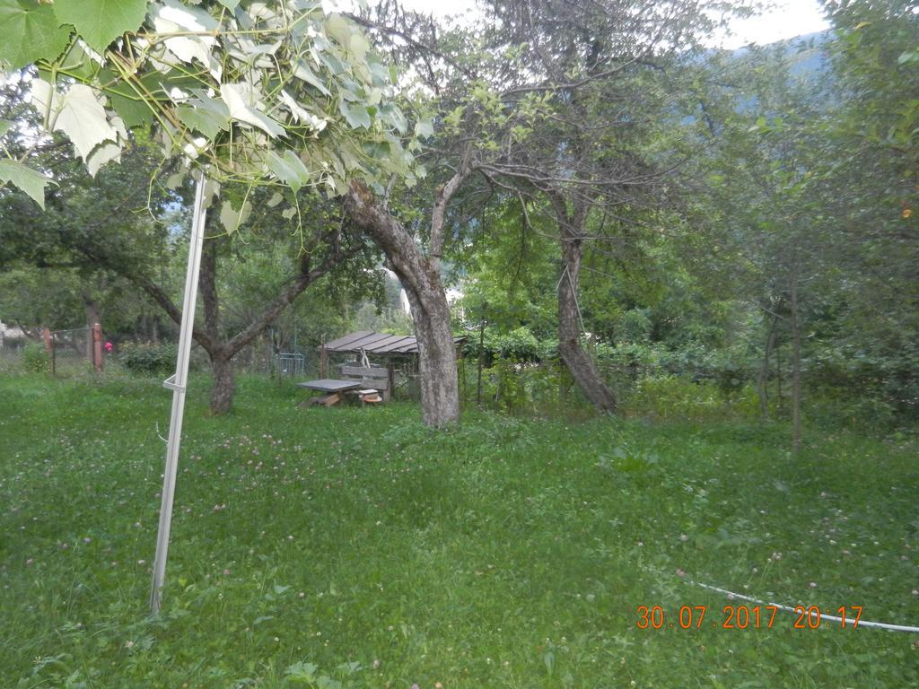Marina Chartolani'S Guest House Mestia Luaran gambar