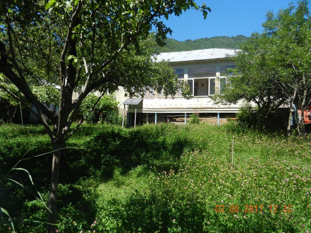 Marina Chartolani'S Guest House Mestia Luaran gambar
