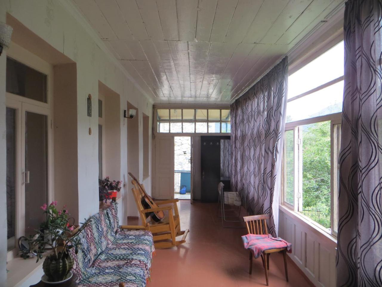 Marina Chartolani'S Guest House Mestia Luaran gambar