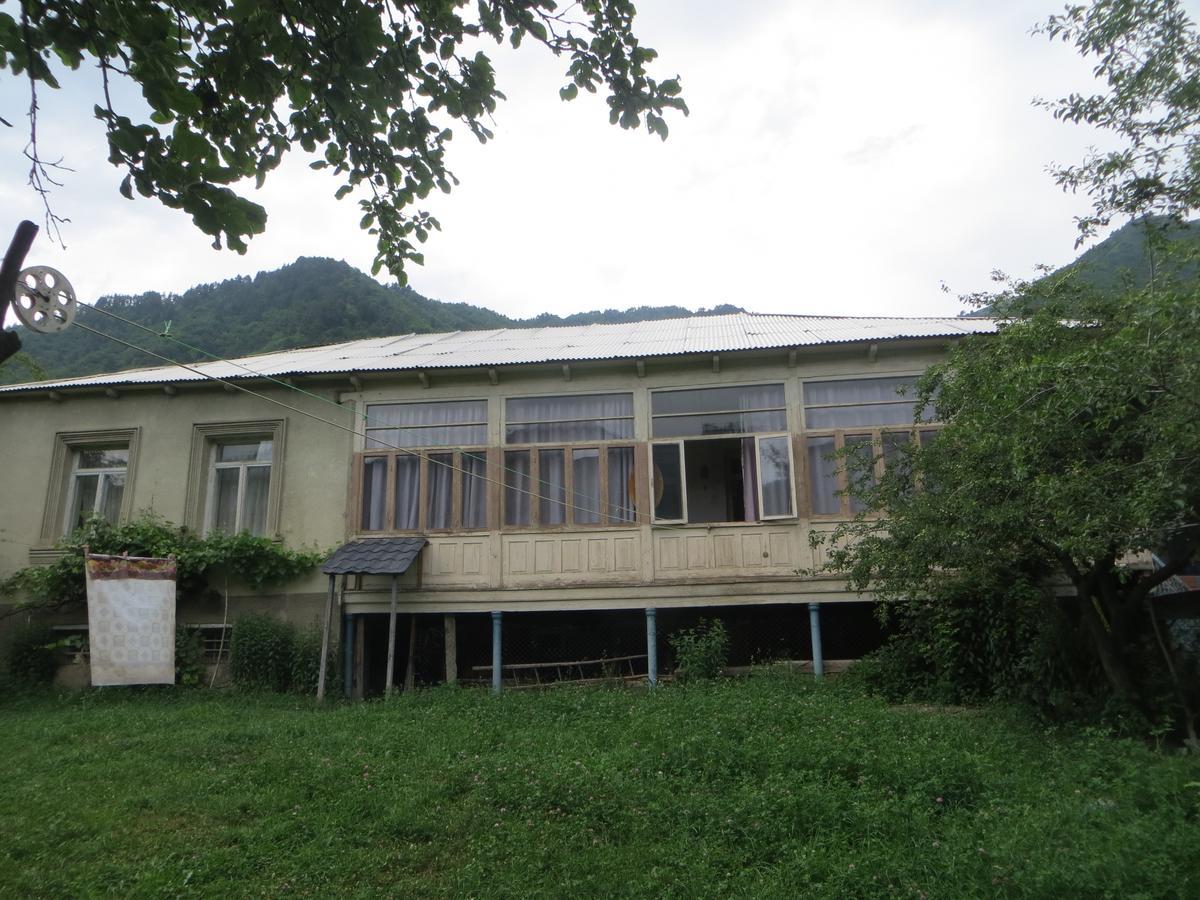 Marina Chartolani'S Guest House Mestia Luaran gambar