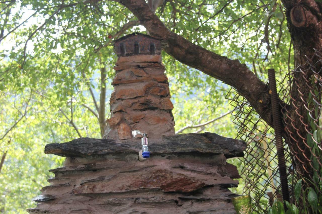 Marina Chartolani'S Guest House Mestia Luaran gambar